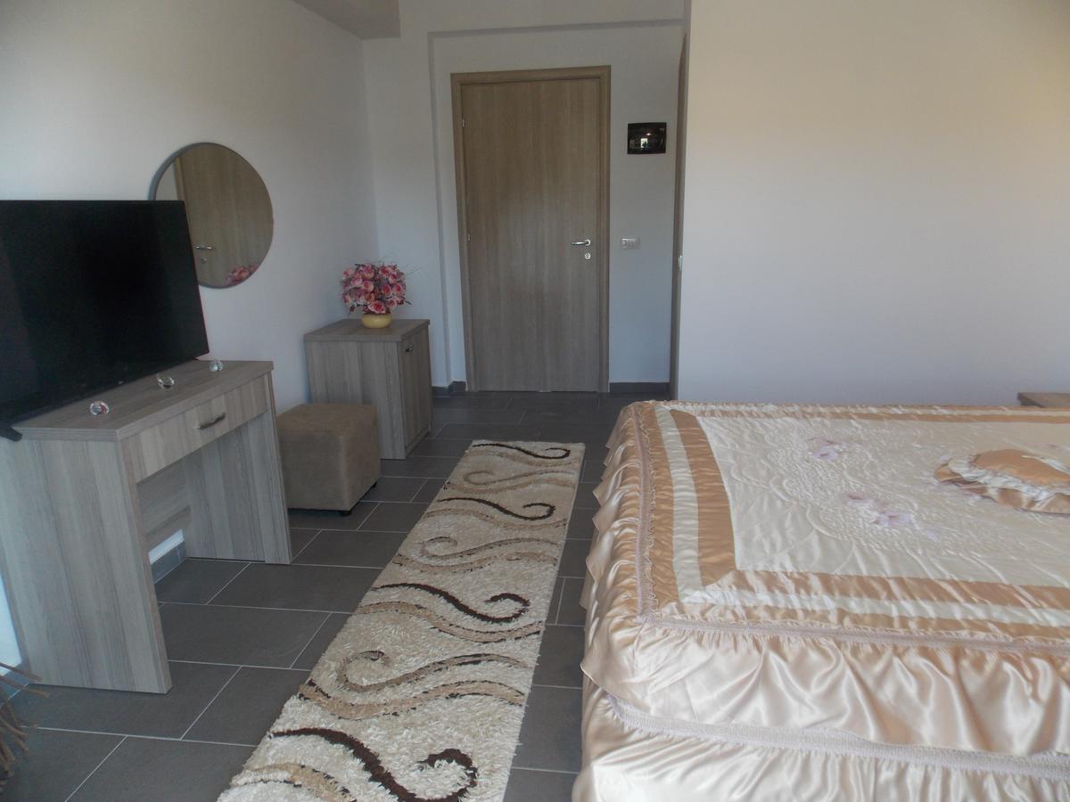 Hotel Irini Saranda Dış mekan fotoğraf